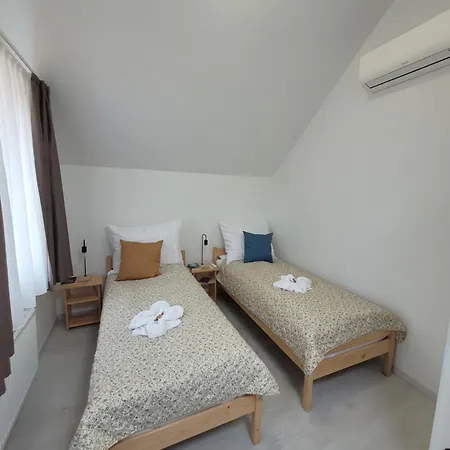 Svab Vendeghaz Bed & Breakfast